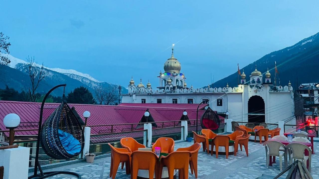 Hotel Hilltop At Mall Road With Open Terrace