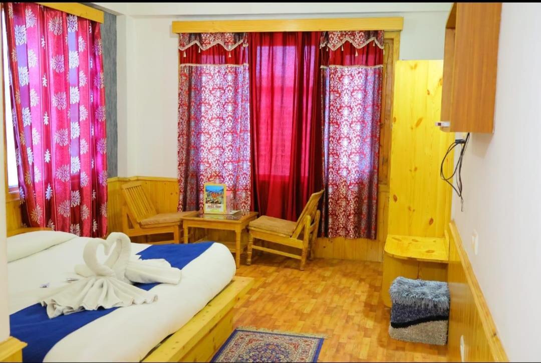 Hilltop At Mall Road With Open Terrace 2* Manali (Himachal Pradesh)